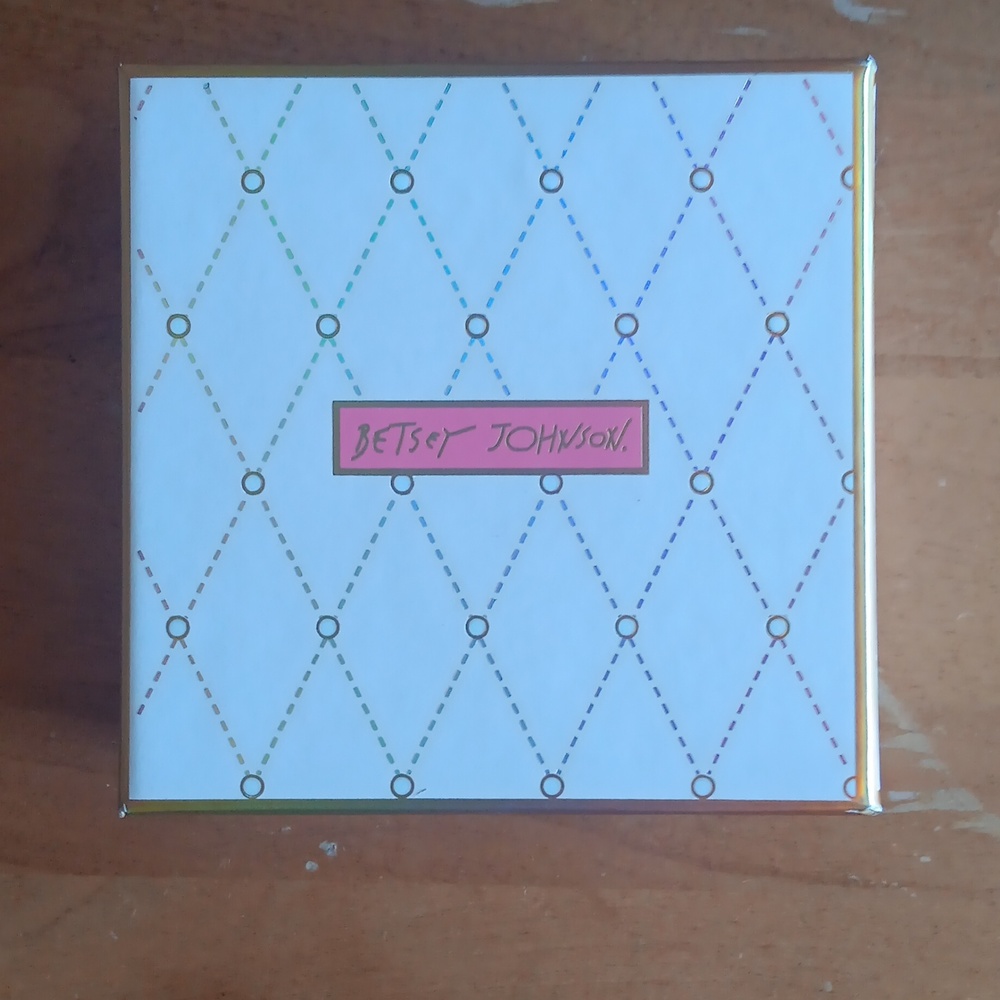 Betsey Johnson Earrings New In Box - Picture 3 of 5